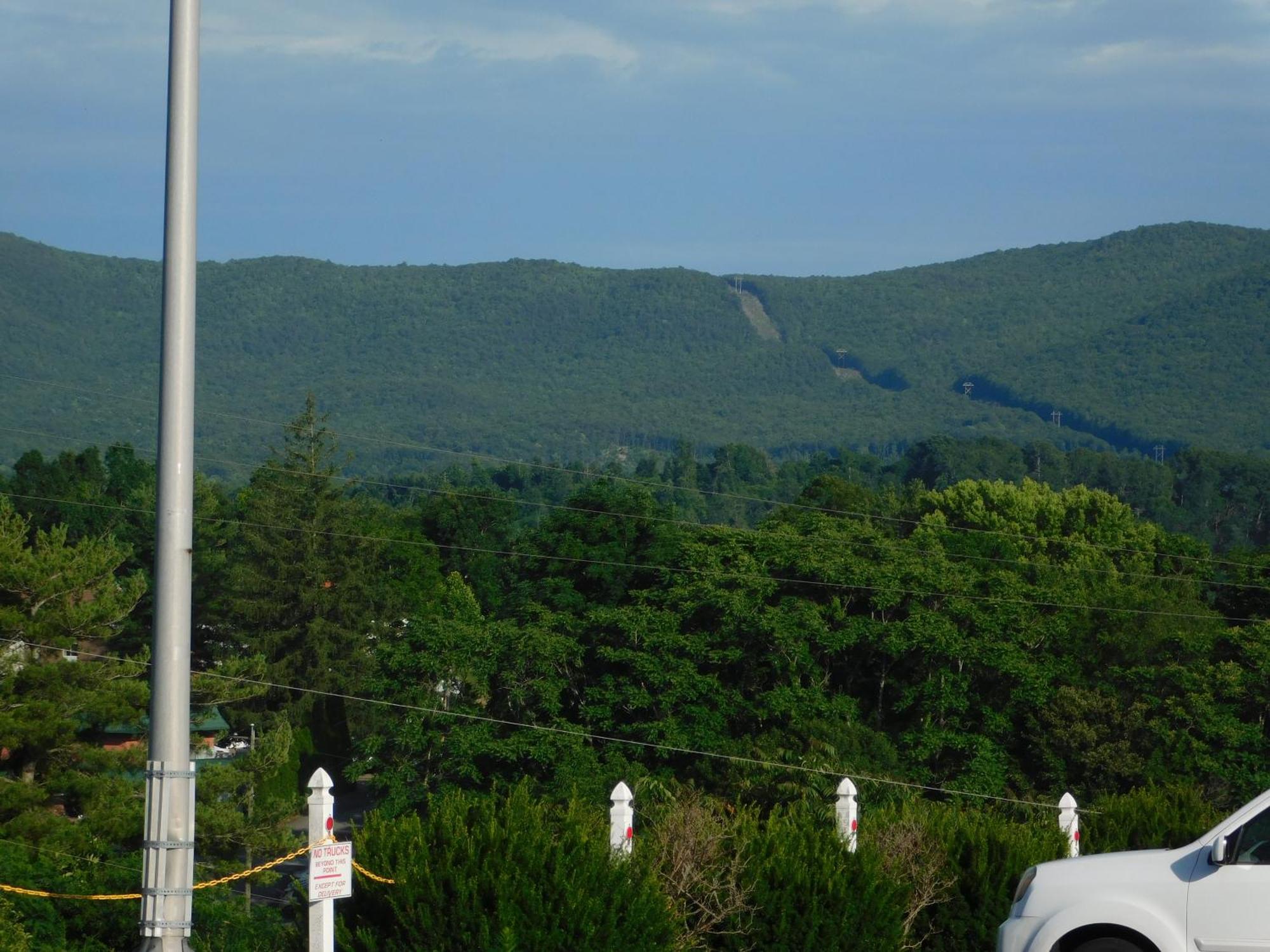 Red Roof Inn & Suites Wytheville Esterno foto